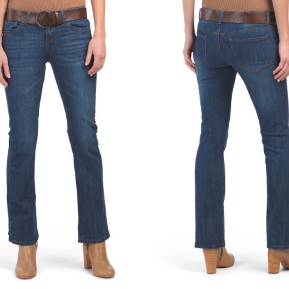 Juniors boot cut jeans with belt